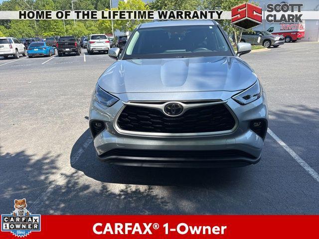 used 2022 Toyota Highlander car, priced at $32,652