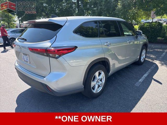 used 2022 Toyota Highlander car, priced at $32,652