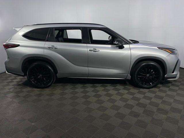 used 2024 Toyota Highlander car, priced at $46,154