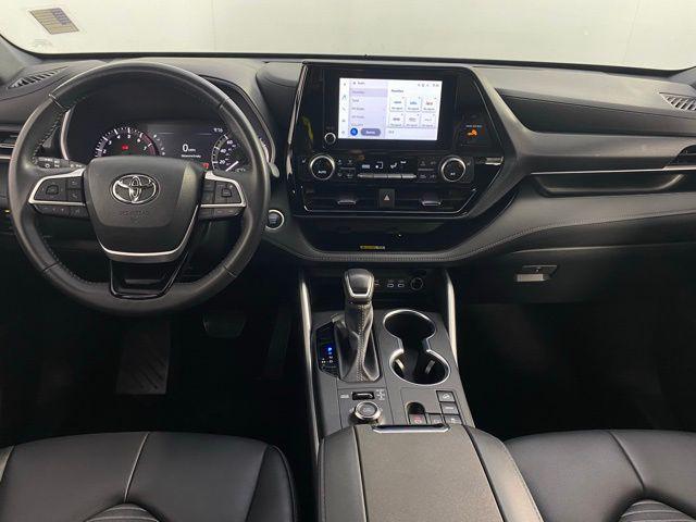 used 2024 Toyota Highlander car, priced at $46,154