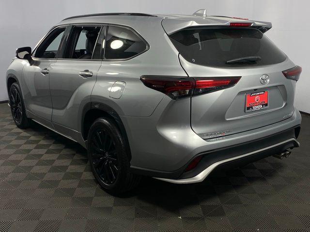 used 2024 Toyota Highlander car, priced at $46,154