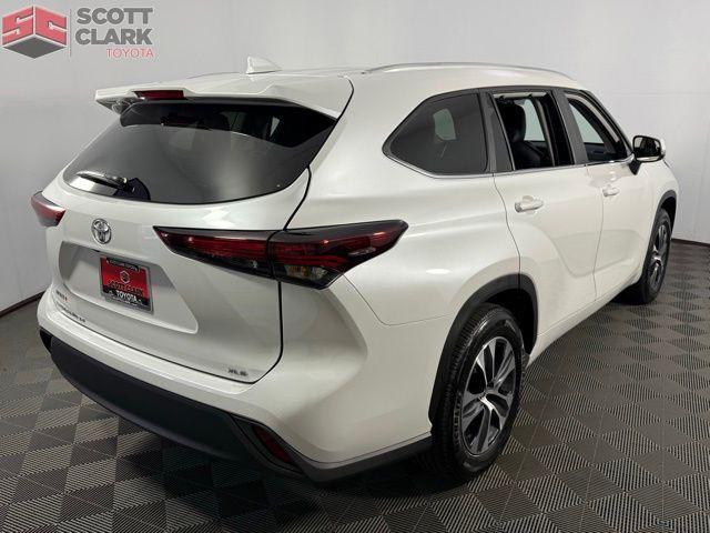 used 2024 Toyota Highlander car, priced at $42,290