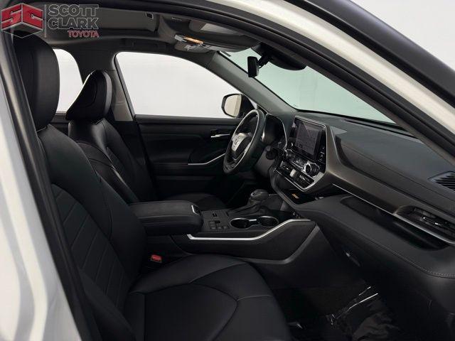 used 2024 Toyota Highlander car, priced at $42,290