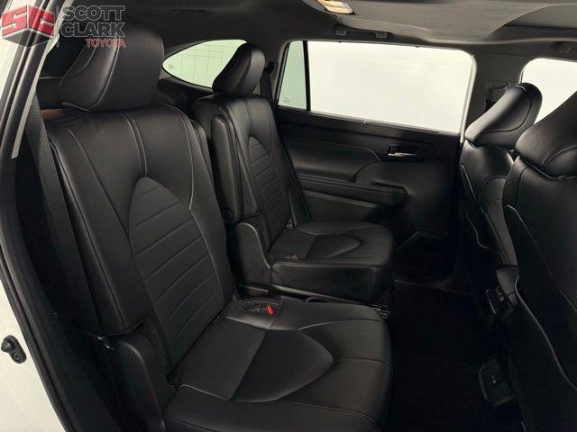 used 2024 Toyota Highlander car, priced at $42,290