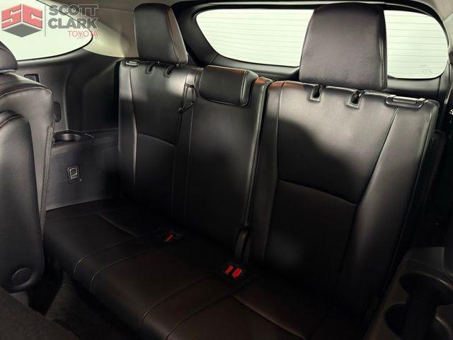 used 2024 Toyota Highlander car, priced at $42,290