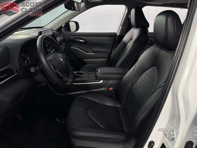 used 2024 Toyota Highlander car, priced at $42,290