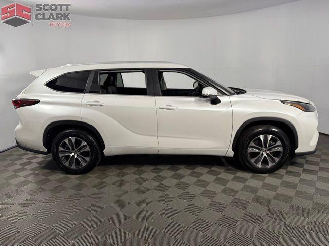 used 2024 Toyota Highlander car, priced at $42,290