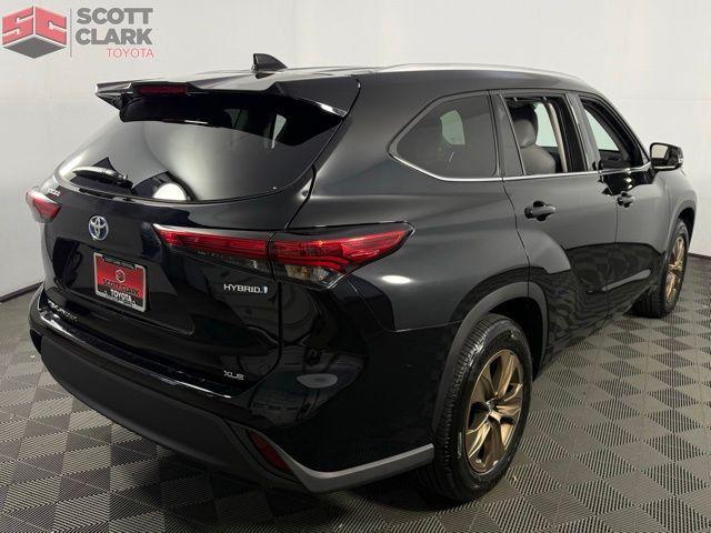 used 2022 Toyota Highlander Hybrid car, priced at $45,807