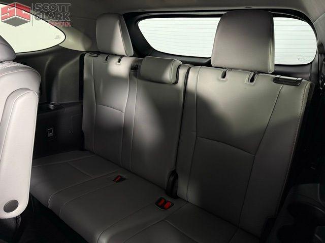 used 2022 Toyota Highlander Hybrid car, priced at $45,807