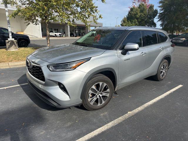 used 2021 Toyota Highlander Hybrid car, priced at $34,591