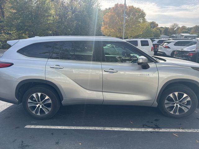 used 2021 Toyota Highlander Hybrid car, priced at $34,591