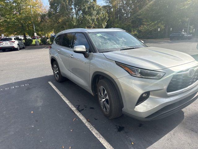 used 2021 Toyota Highlander Hybrid car, priced at $34,591