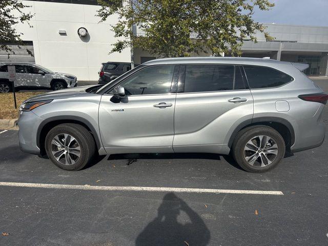 used 2021 Toyota Highlander Hybrid car, priced at $34,591