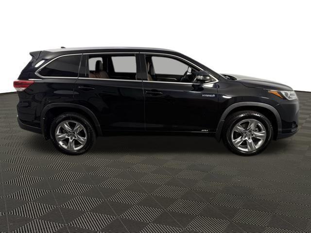 used 2019 Toyota Highlander Hybrid car, priced at $31,100