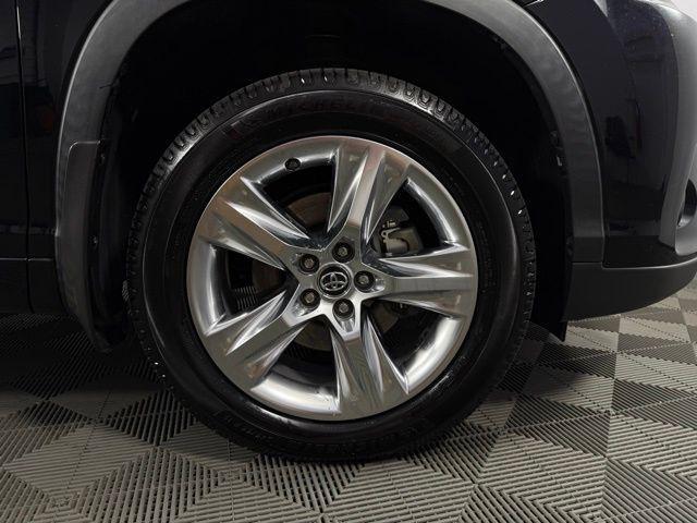 used 2019 Toyota Highlander Hybrid car, priced at $31,100