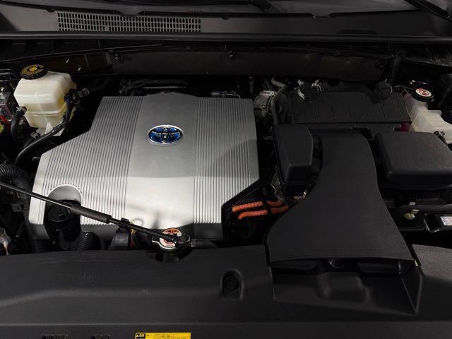 used 2019 Toyota Highlander Hybrid car, priced at $31,100