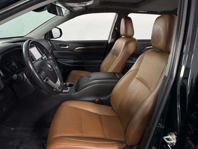 used 2019 Toyota Highlander Hybrid car, priced at $31,100