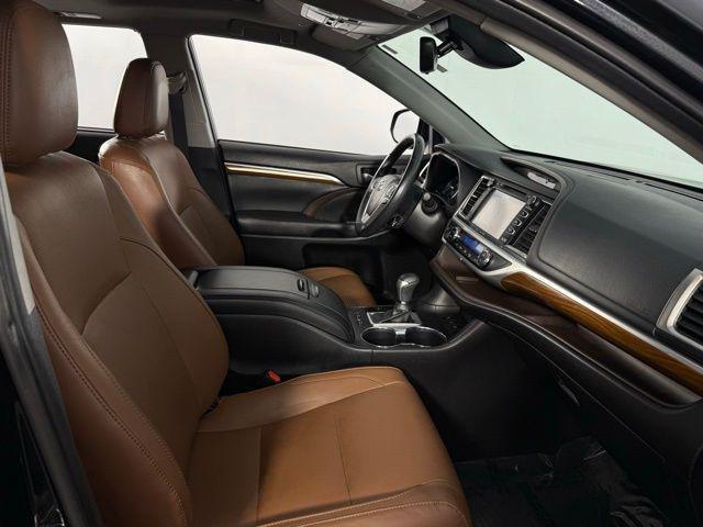 used 2019 Toyota Highlander Hybrid car, priced at $31,100