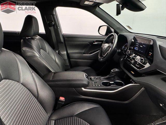 used 2024 Toyota Highlander car, priced at $42,613