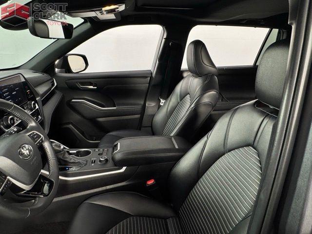used 2024 Toyota Highlander car, priced at $42,613