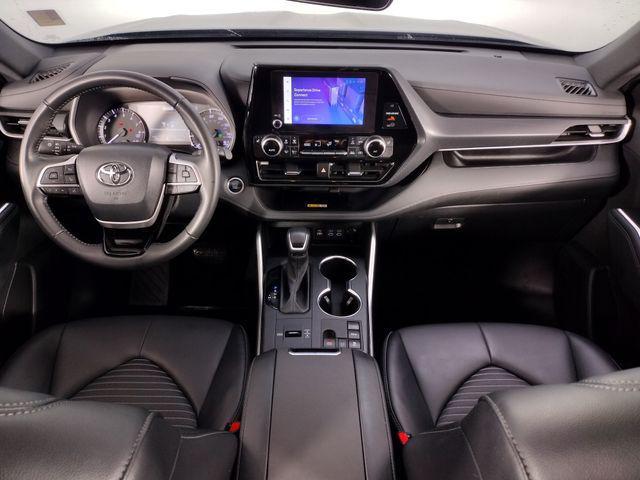 used 2024 Toyota Highlander car, priced at $42,978