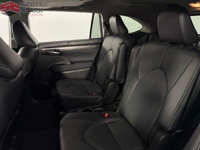 used 2024 Toyota Highlander Hybrid car, priced at $50,878