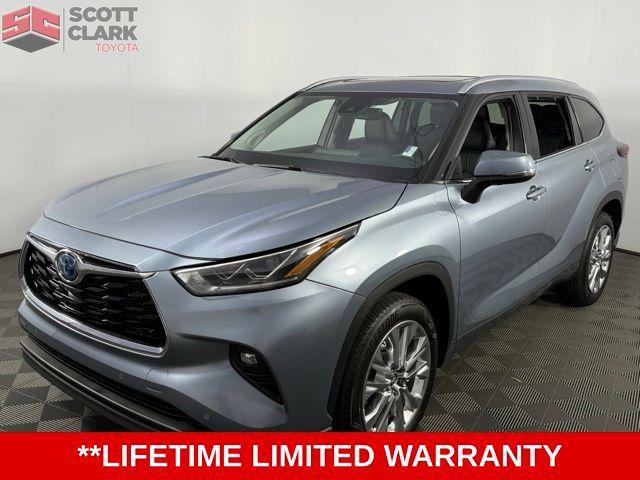 used 2024 Toyota Highlander Hybrid car, priced at $50,878