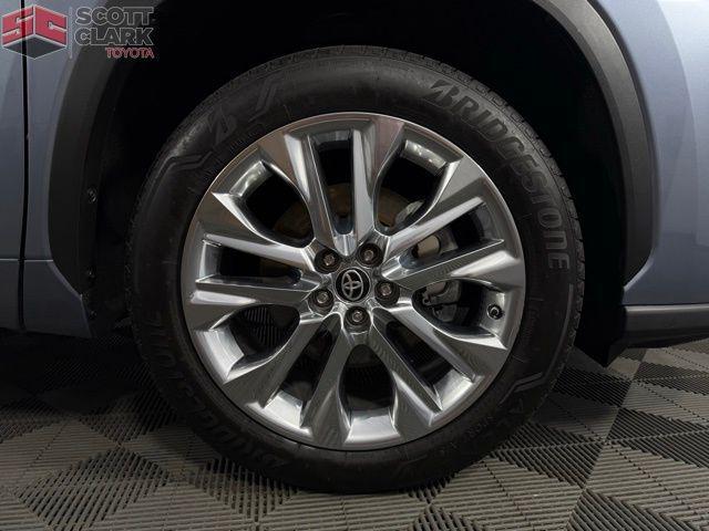 used 2024 Toyota Highlander Hybrid car, priced at $50,878