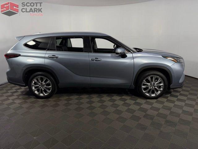 used 2024 Toyota Highlander Hybrid car, priced at $50,878