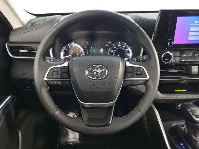 used 2024 Toyota Highlander car, priced at $42,847