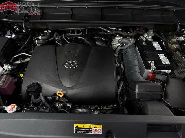 used 2022 Toyota Highlander car, priced at $36,064