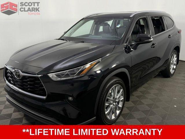 used 2022 Toyota Highlander car, priced at $36,064