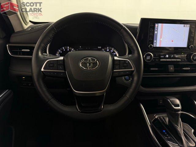 used 2022 Toyota Highlander car, priced at $36,064