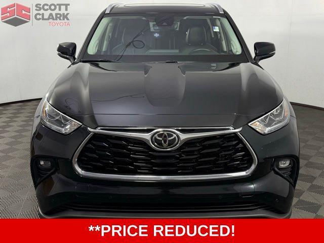 used 2022 Toyota Highlander car, priced at $36,064