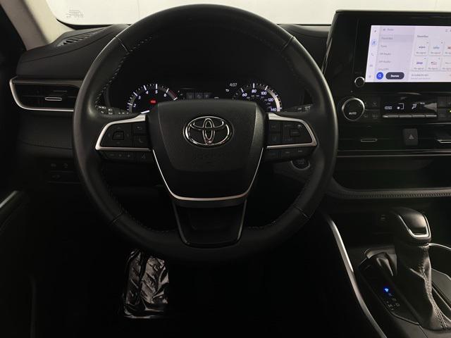 used 2024 Toyota Highlander car, priced at $40,508