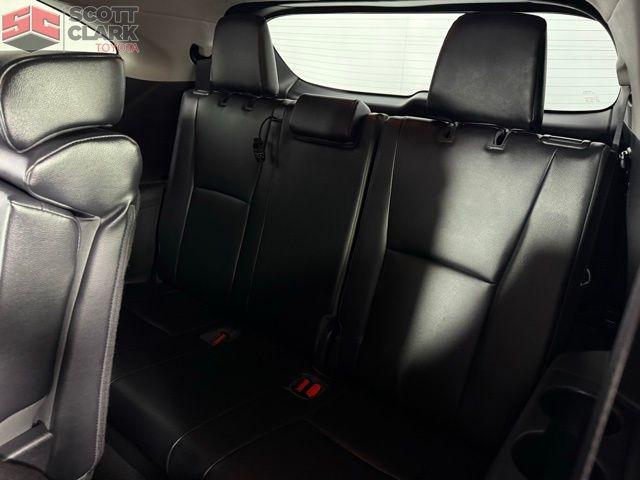 used 2022 Toyota Highlander car, priced at $33,968