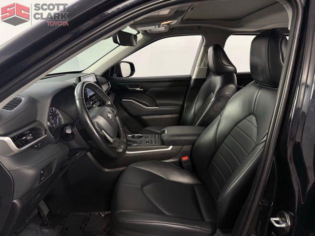 used 2022 Toyota Highlander car, priced at $33,968