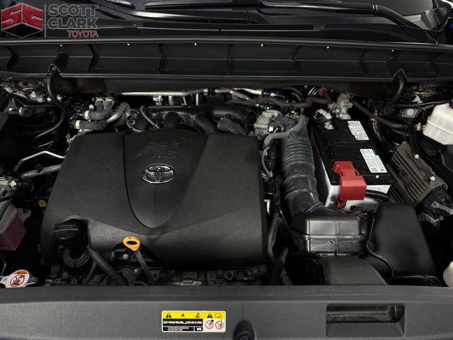 used 2022 Toyota Highlander car, priced at $33,968