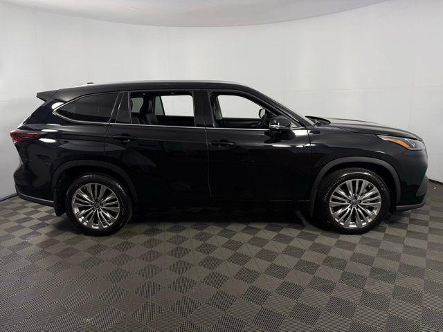 used 2024 Toyota Highlander car, priced at $48,800