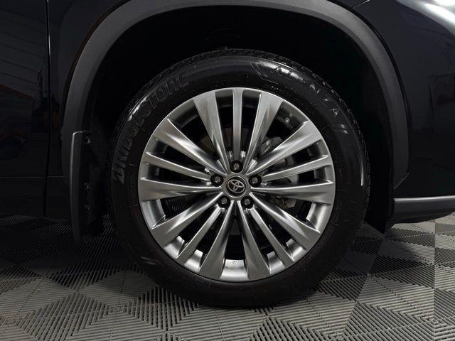 used 2024 Toyota Highlander car, priced at $48,800