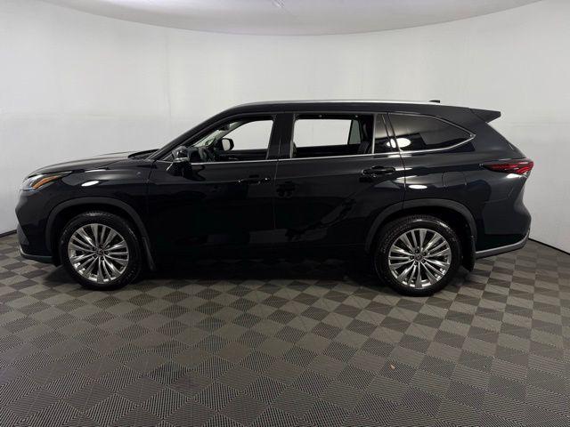 used 2024 Toyota Highlander car, priced at $48,800