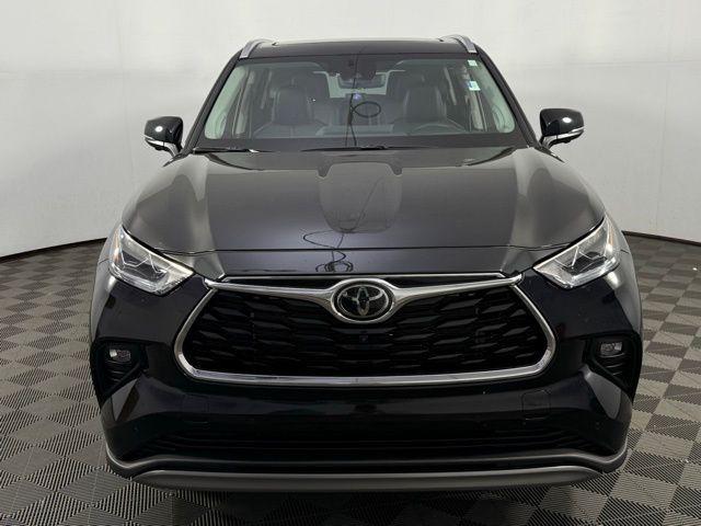 used 2024 Toyota Highlander car, priced at $48,800