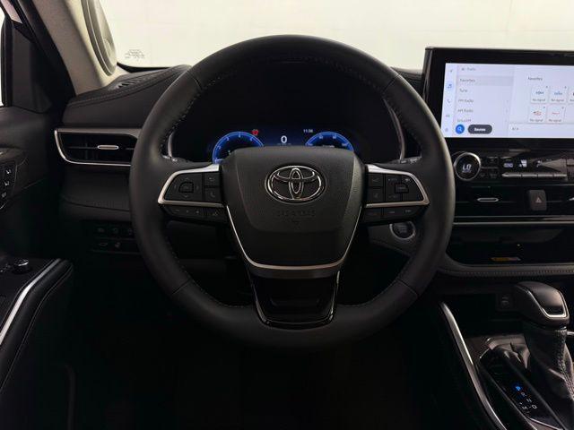 used 2024 Toyota Highlander car, priced at $48,800