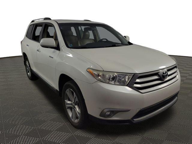 used 2013 Toyota Highlander car, priced at $13,090