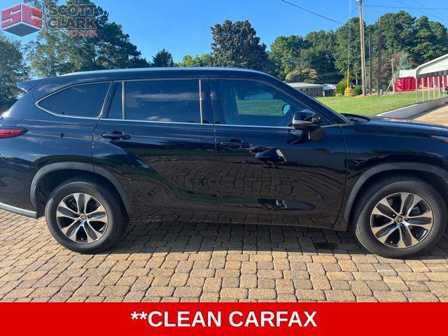 used 2020 Toyota Highlander car, priced at $29,122