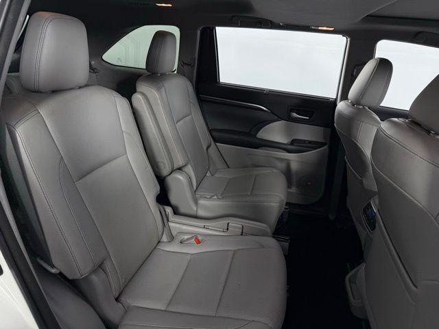 used 2015 Toyota Highlander car, priced at $20,474