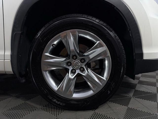 used 2015 Toyota Highlander car, priced at $20,474