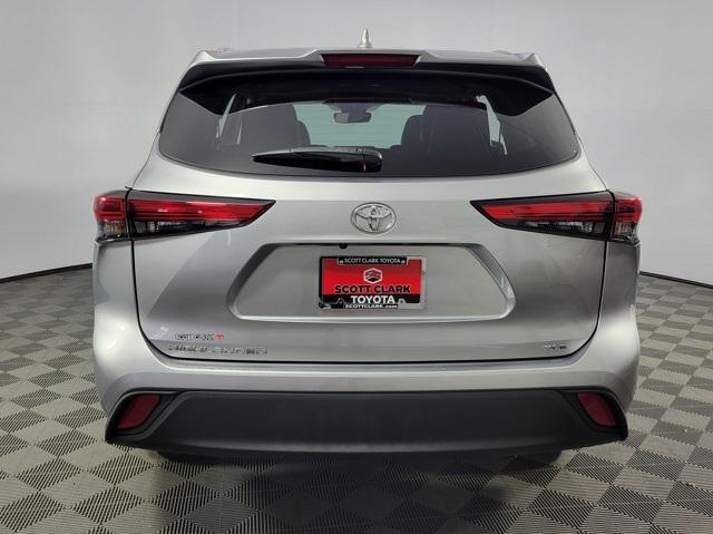 used 2022 Toyota Highlander car, priced at $35,334