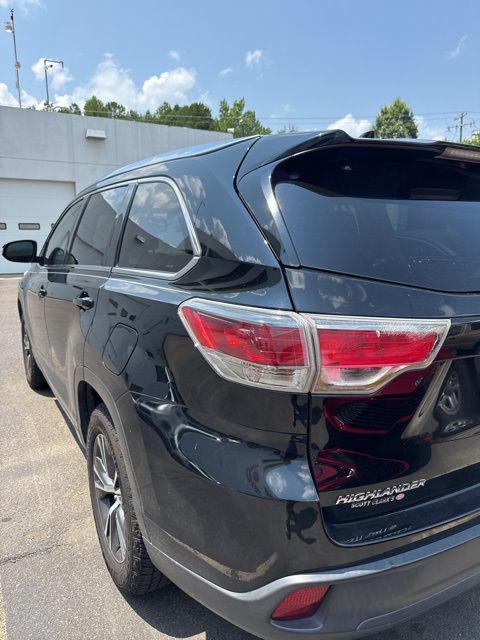 used 2016 Toyota Highlander car, priced at $14,350