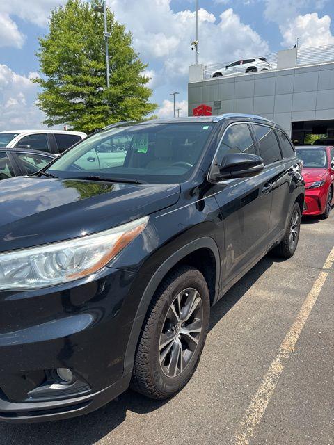 used 2016 Toyota Highlander car, priced at $14,350